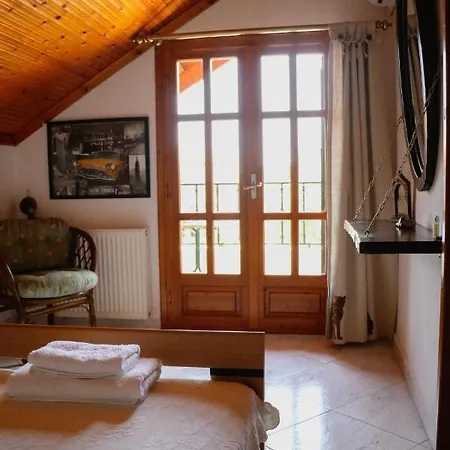 Renaissance Holidays Tatil Evi *